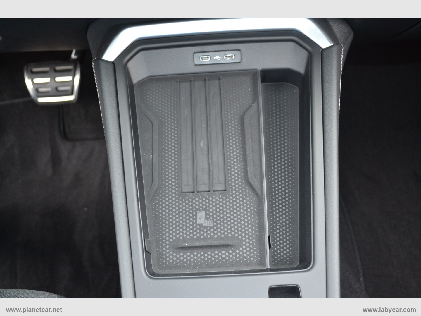 T-Roc 1.5 eTSI ACT 150 CV DSG R-Line - immagine 20