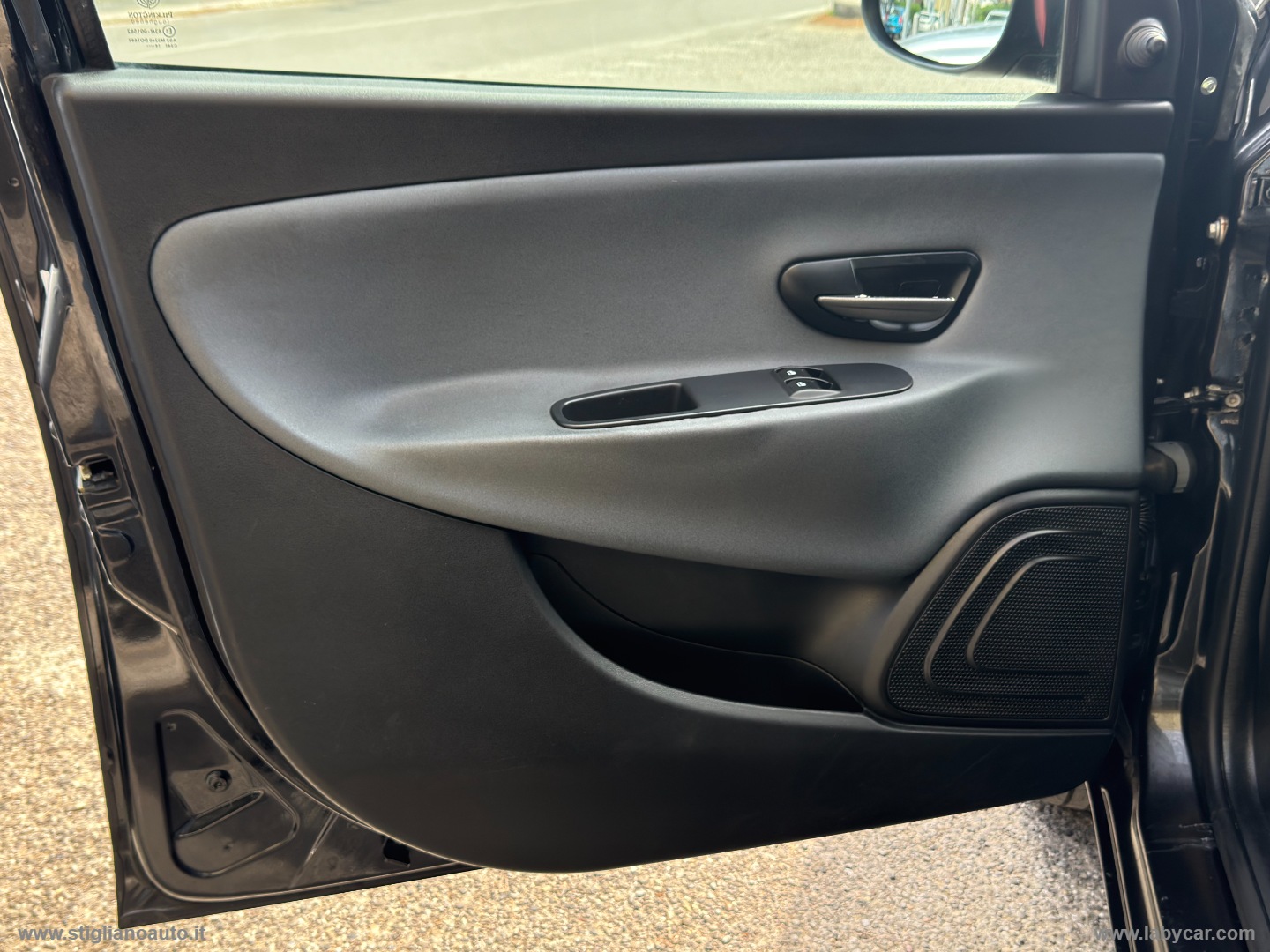 Ypsilon 1.2 69 CV 5p. GPL Ecochic Silver - immagine 20