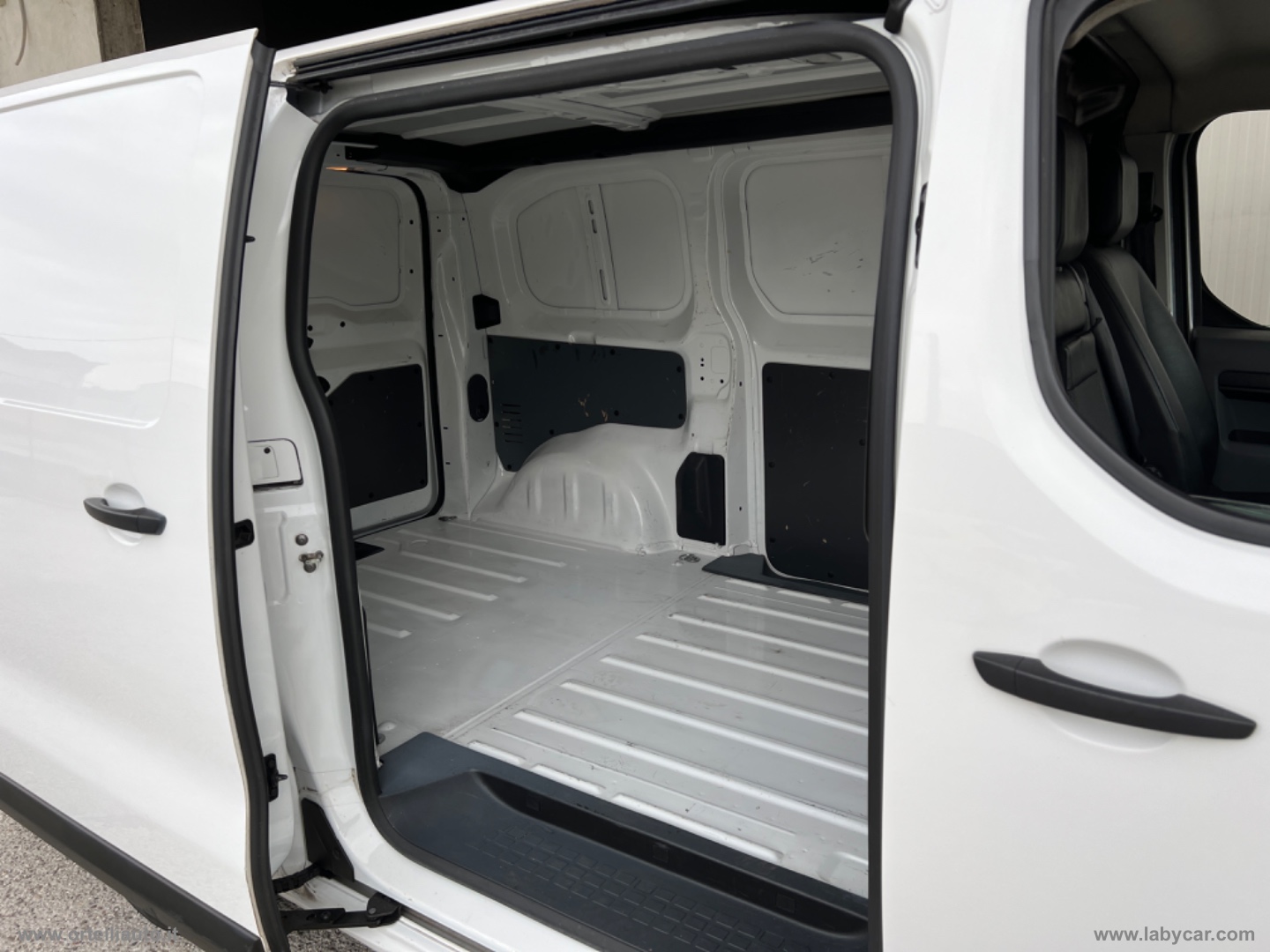 Vivaro 2.0D180S&S AT8 PL-TN M Fur. Enjoy + IVA - immagine 20