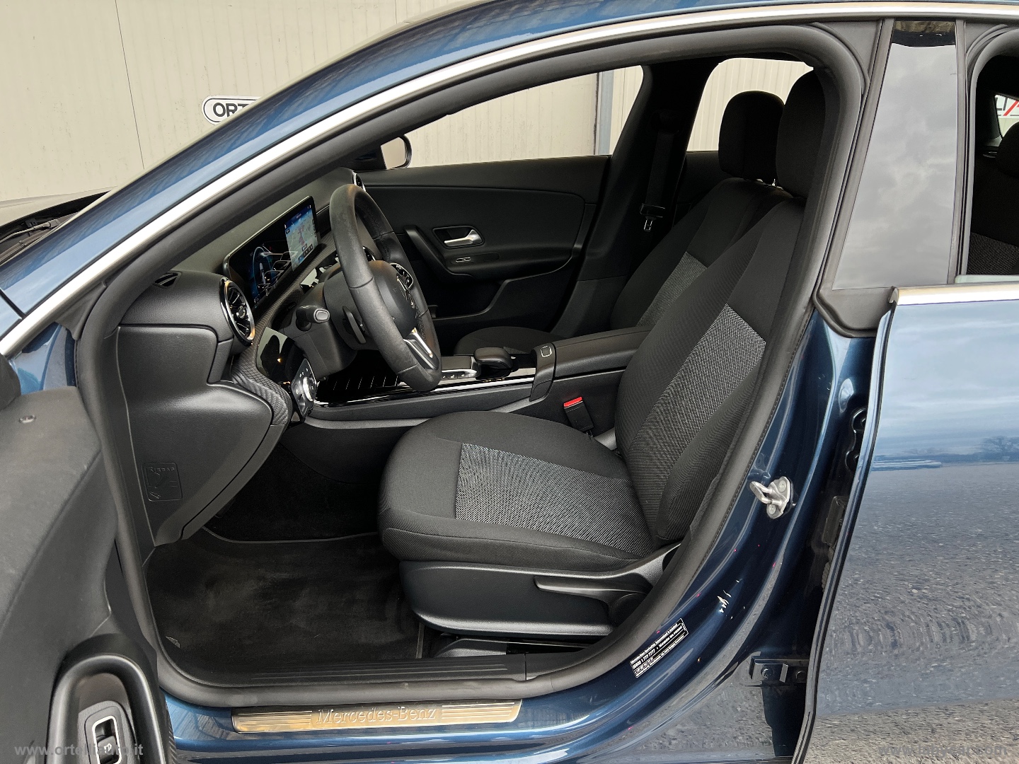 CLA 200 d Aut. Shooting Brake Business IVA DEDUCIBILE - immagine 20