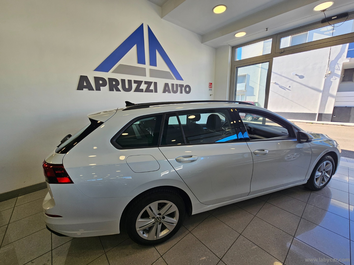 Golf Variant 2.0 TDI 115 CV SCR Life - immagine 20