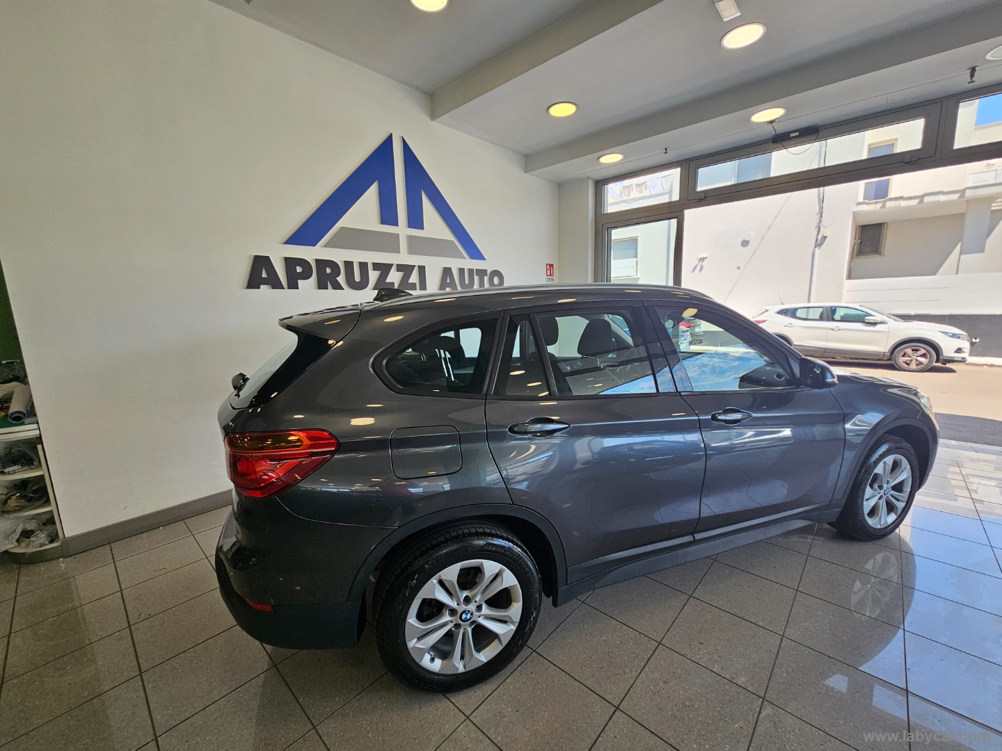 X1 xDrive18d Business - immagine 20