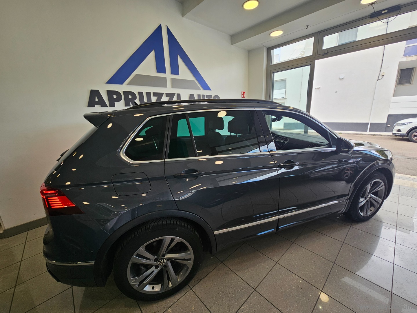 Tiguan 2.0 TDI 150CV SCR DSG R-Line - immagine 20