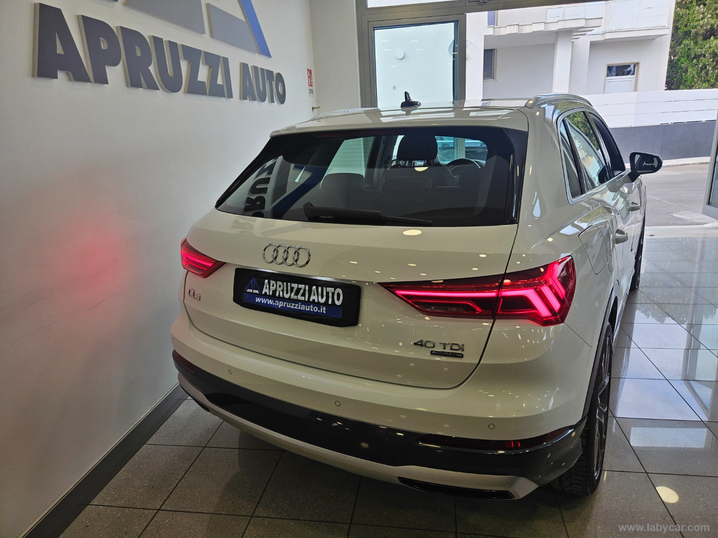 Q3 40 TDI quattro S tr. Business Adv. - immagine 20