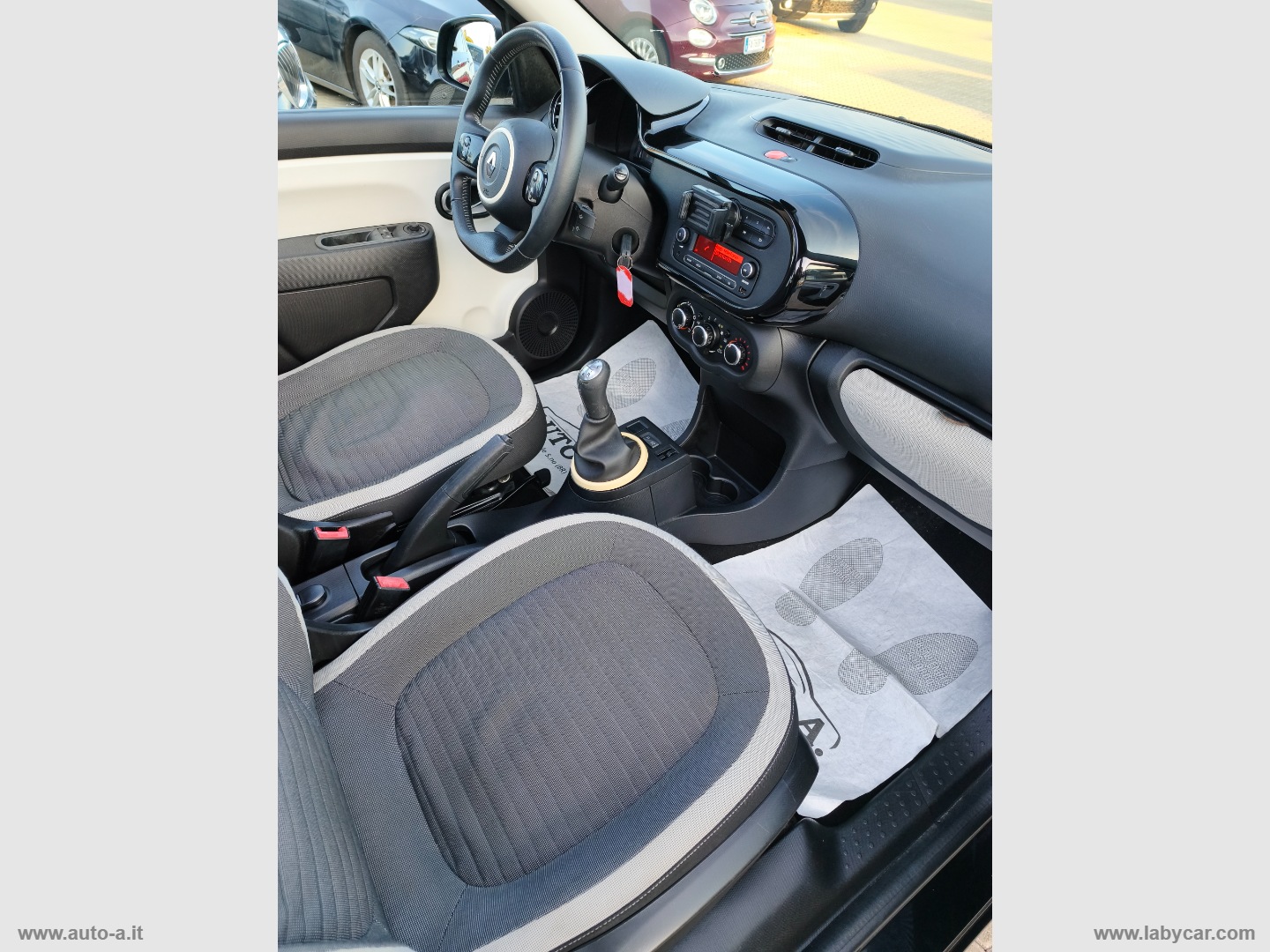 Twingo 1.0 SCe S&S Energy Openair - immagine 20