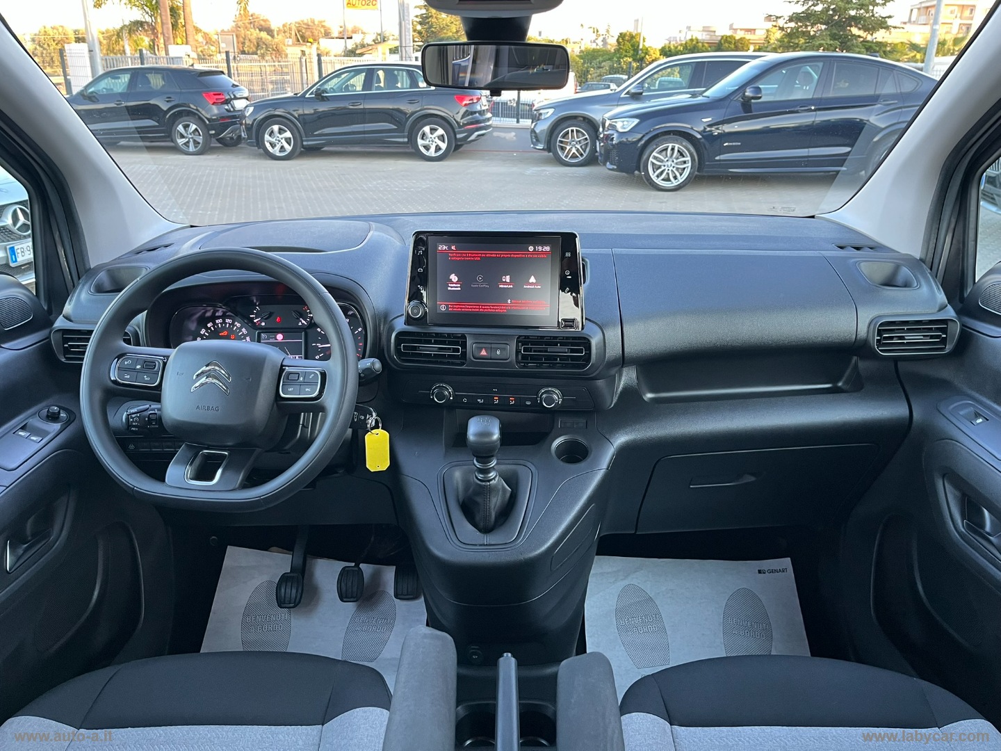 Berlingo BlueHDi 100 S&S SHINE TRASPORTO DISABILI - immagine 20