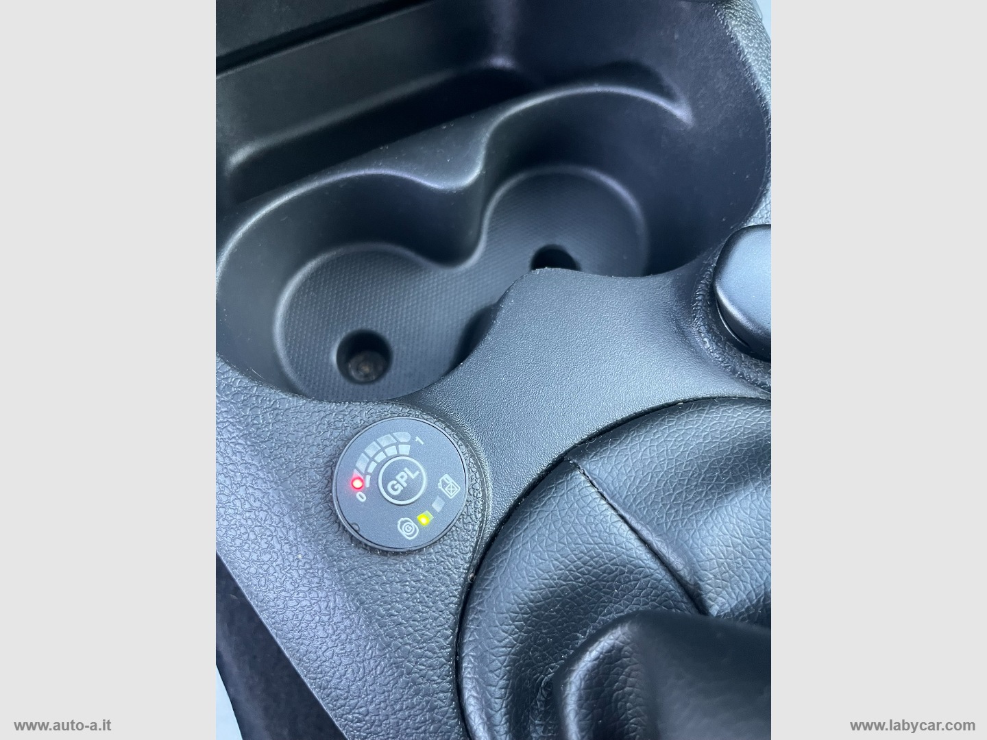 Sandero Stepway 0.9 TCe 12V T-GPL 90 S&S - immagine 20