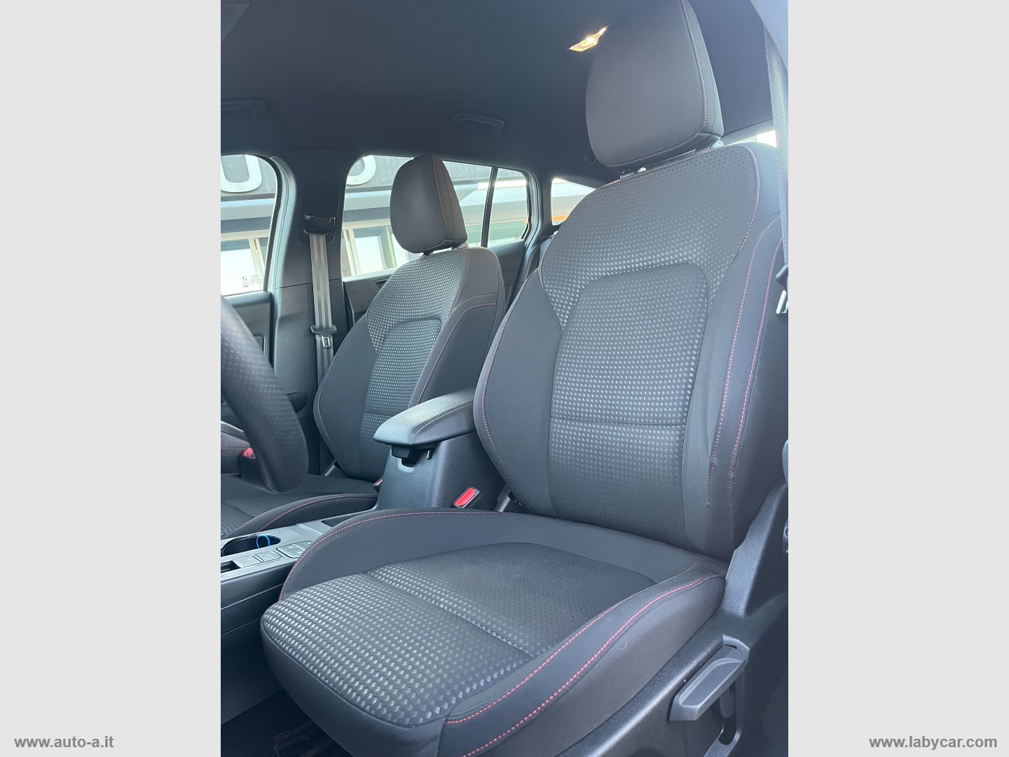 Focus 1.5 EcoBlue 120CV aut. SW ST-LINE - immagine 20
