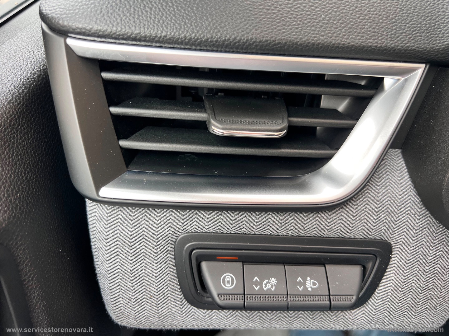 Clio TCe 90 CV Techno - immagine 20