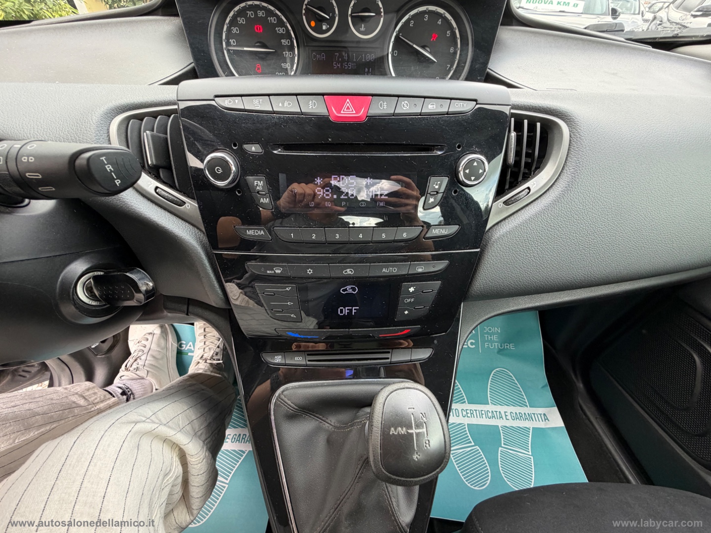 Ypsilon 0.9 T.Air 85 CV 5p. S&S DFN Gold - immagine 20