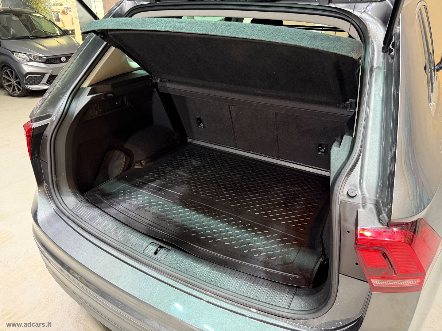 Tiguan 1.6 TDI Style BMT *BOOK SERVICE VW*1 PROPR.* - immagine 20