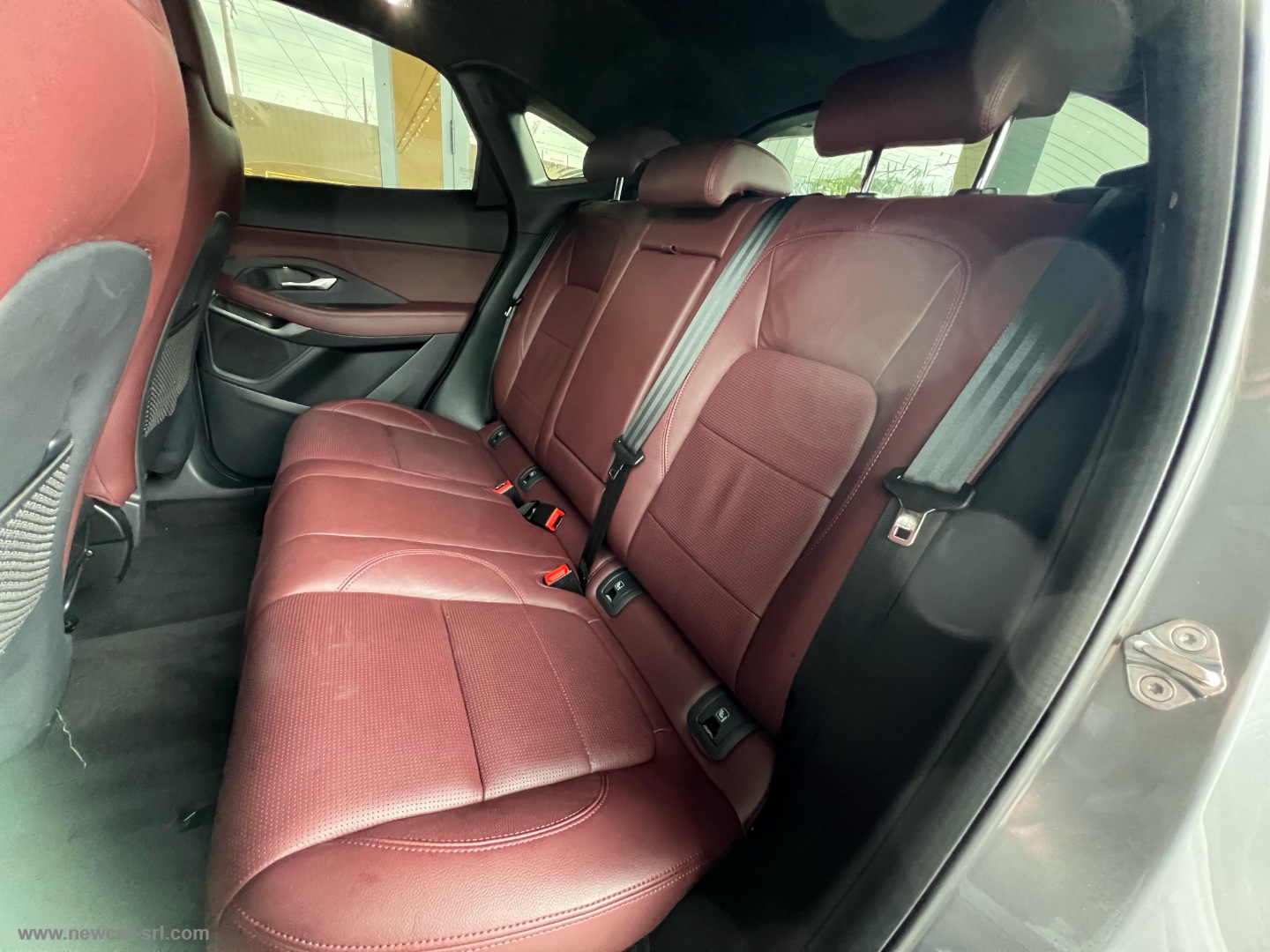 E-Pace 2.0D I4 163 CV AWD Auto - immagine 20