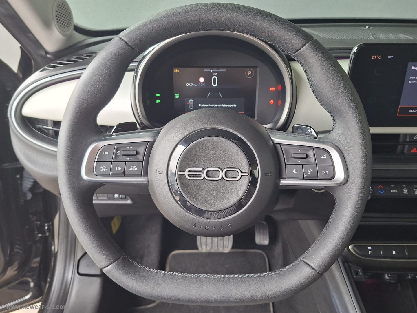 600 Hybrid 110 CV DCT MHEV Business - immagine 20