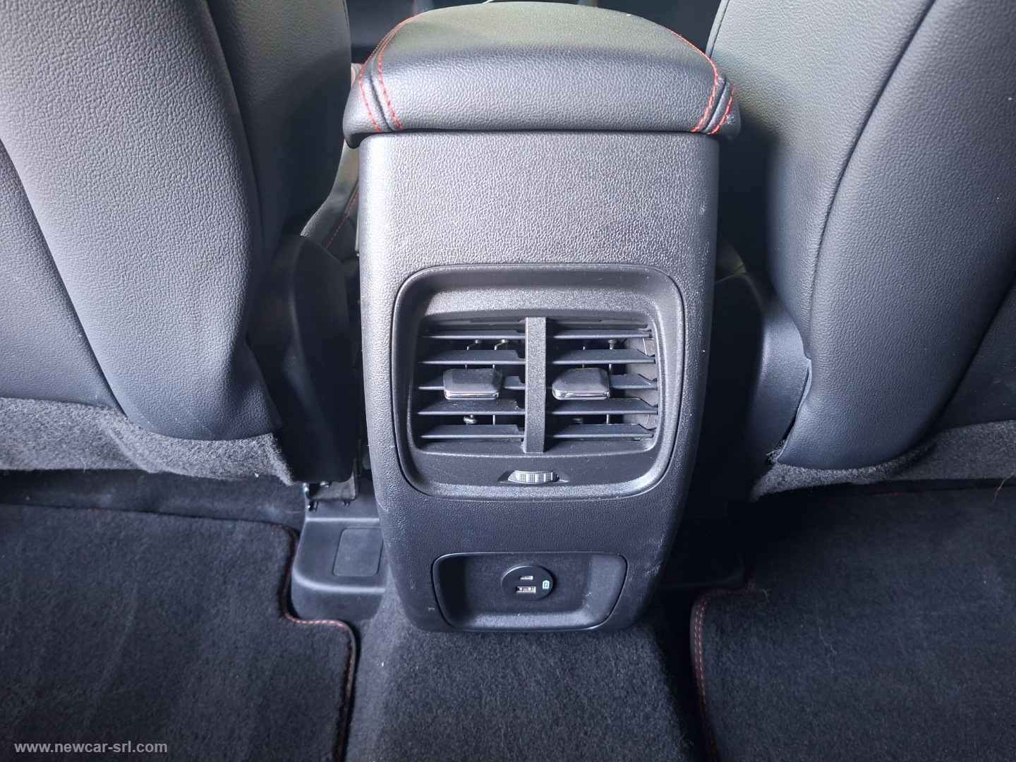 Kuga 2.5 Plug In Hyb. 225CV CVT 2WD ST-L - immagine 20