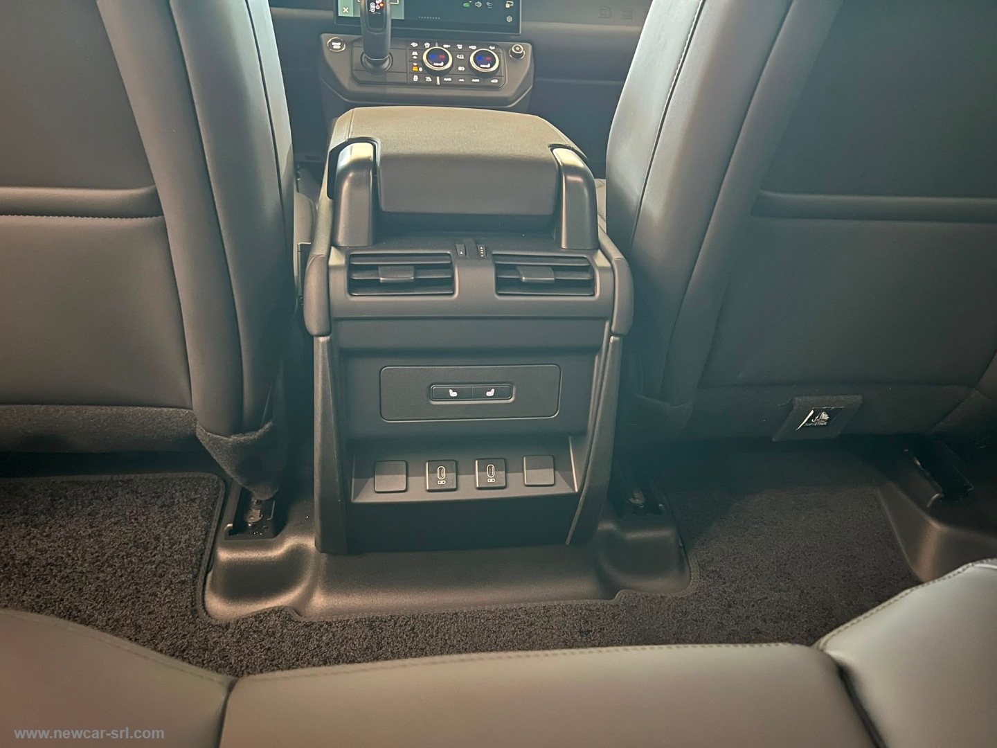Defender 110 3.0D I6 250 AWD X-Dyn.SE N1 - immagine 20