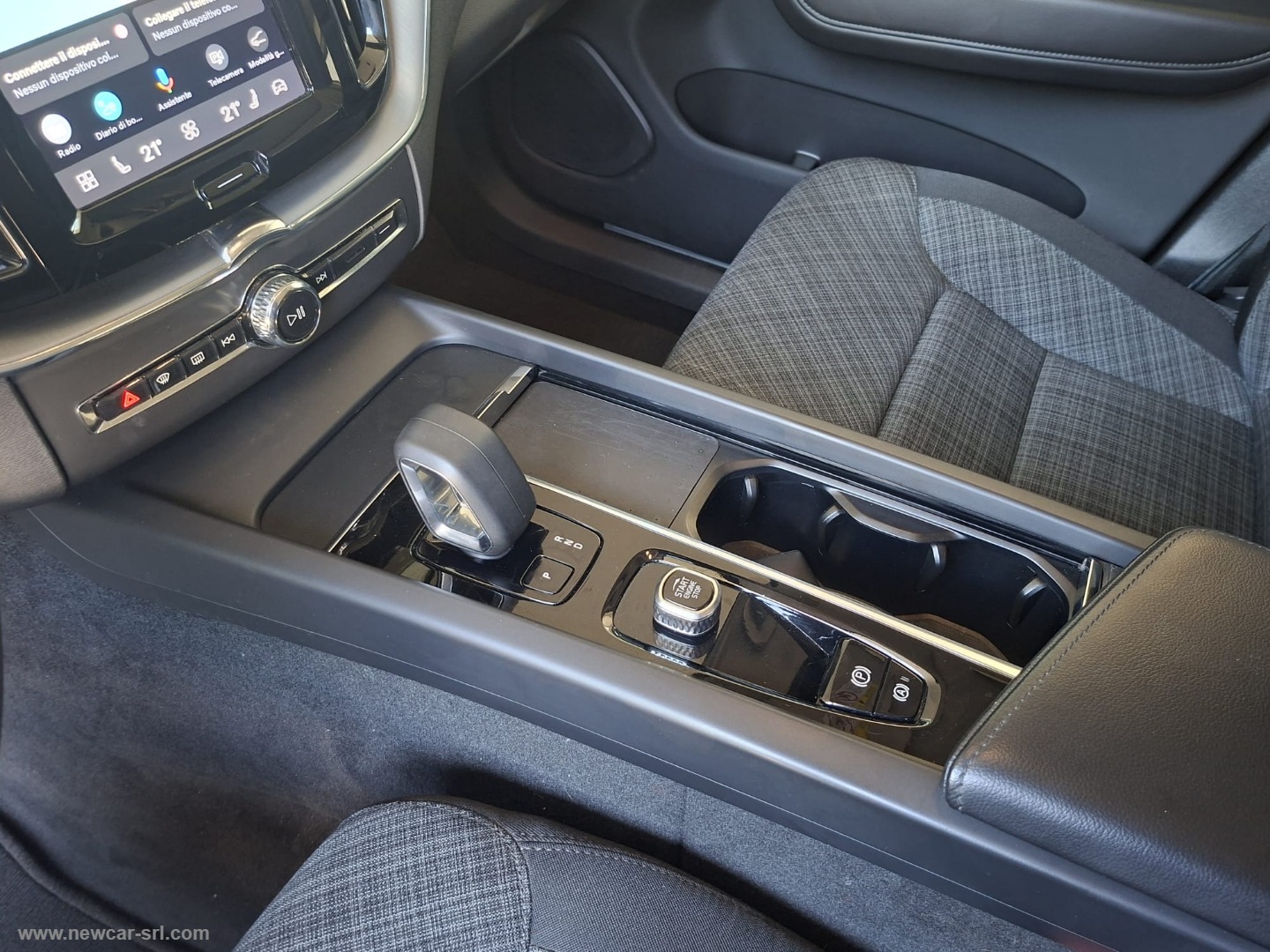 XC60 B4 automatico Essential - immagine 20