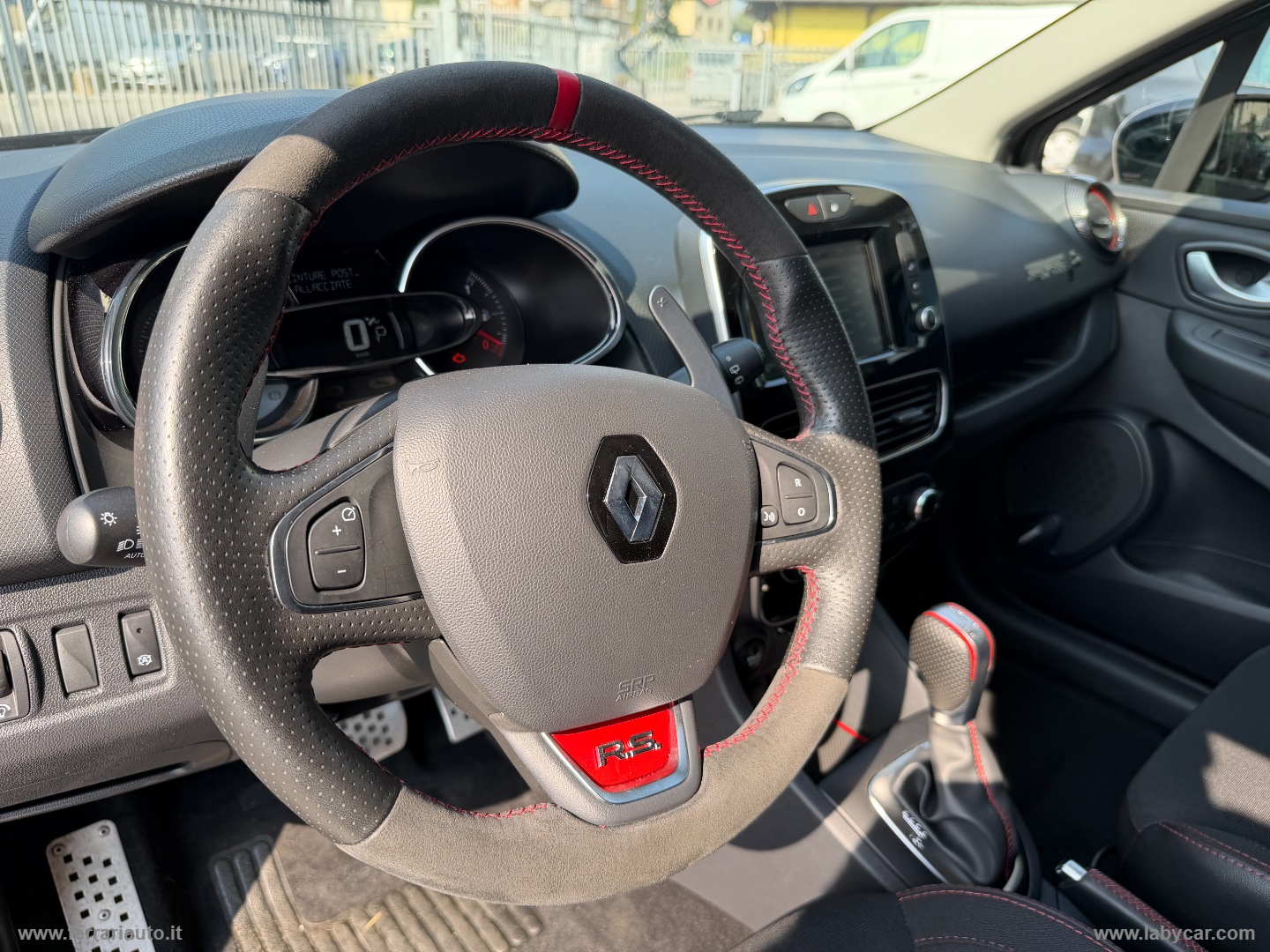 Clio TCe 220 EDC R.S. Trophy RS18 EDIZIONE LIMITATA!! - immagine 20