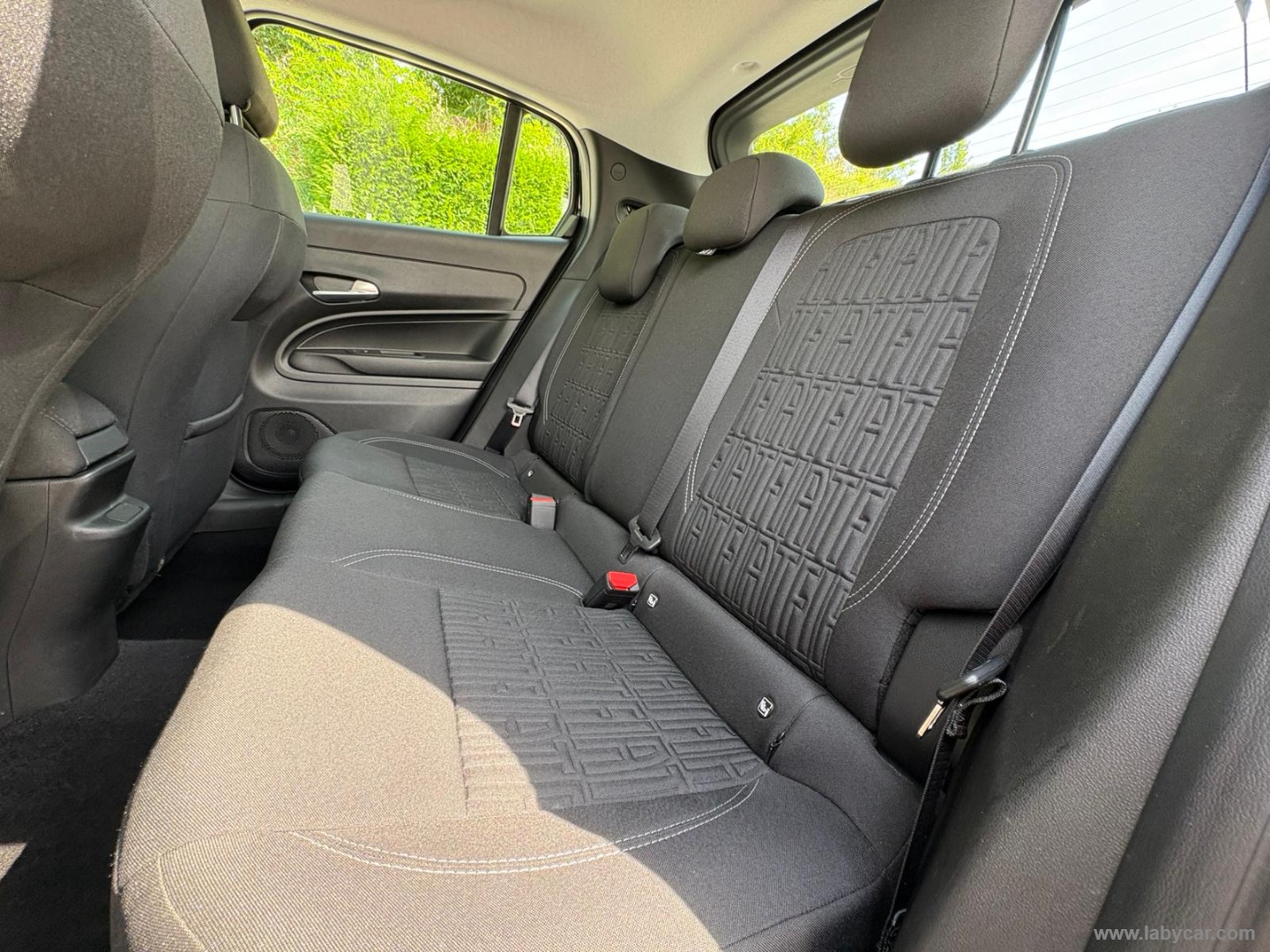 Fiat 600 Hybrid 145 CV DCT MHEV Icon - Immagine 20