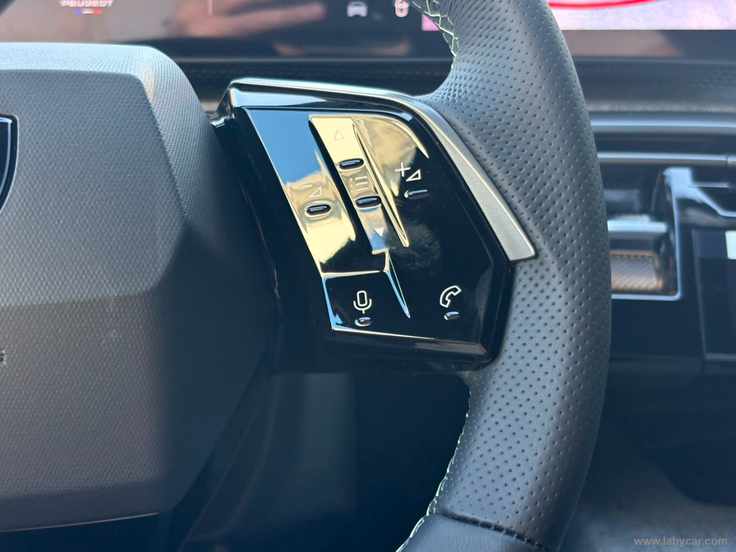 Peugeot 3008 Hybrid 145 e-DCS6 GT - Immagine 20