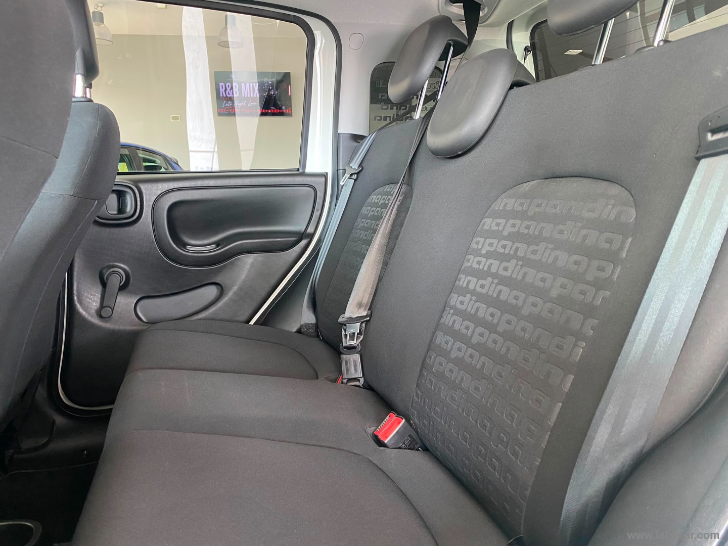 Fiat Panda 1.0 FireFly S&S Hybrid Pandina - Immagine 20
