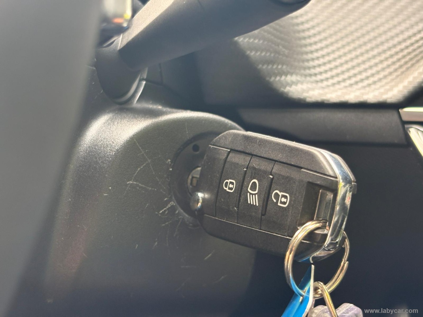 Peugeot 208 Hybrid 110 e-DCS6 Allure - Immagine 20