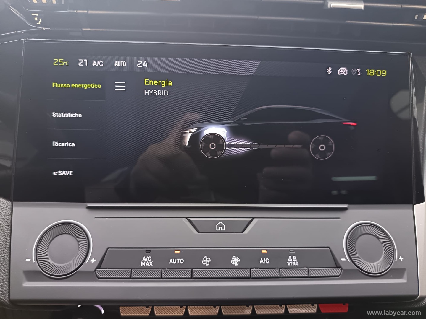 Peugeot 408 Plug-in Hybrid 225 e-EAT8 Allure - Immagine 20