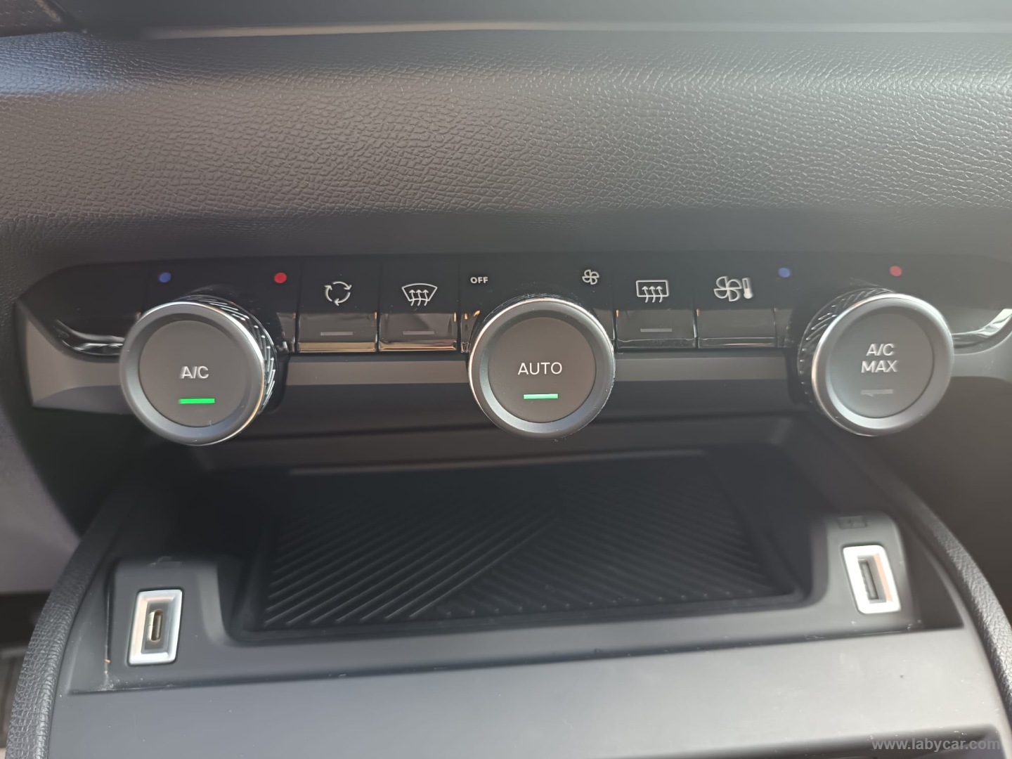 Citroën C4 Hybrid 145 e-DCS6 Plus - Immagine 20