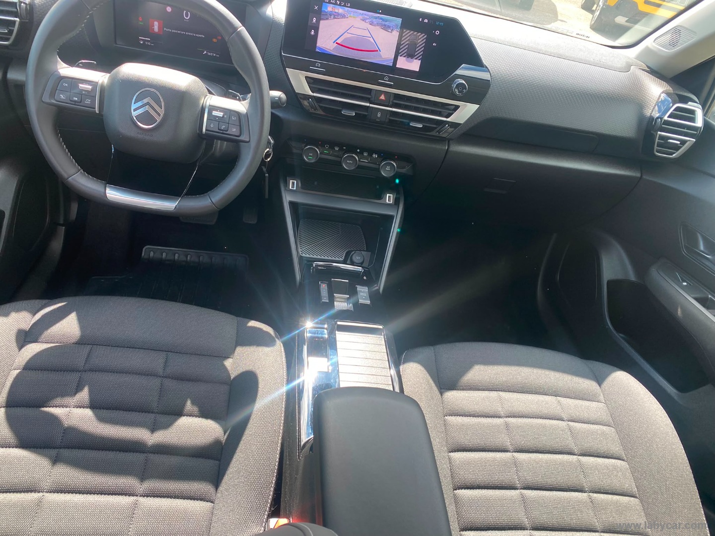 Citroën C4 Hybrid 145 e-DCS6 Plus - Immagine 20