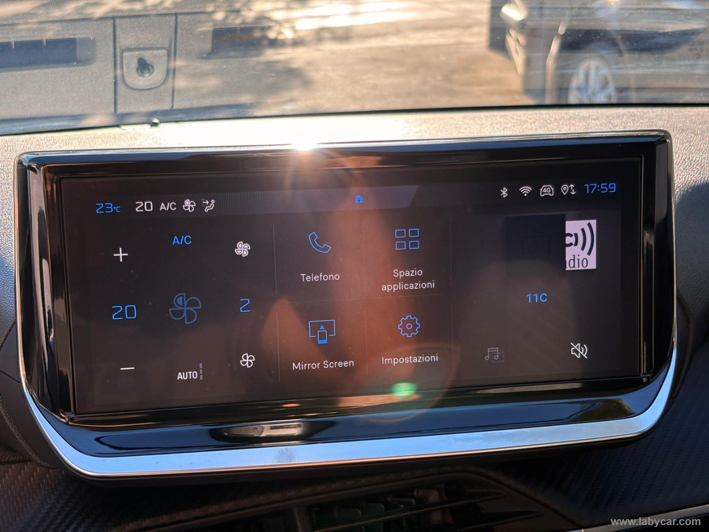 Peugeot 208 Hybrid 110 e-DCS6 Allure - Immagine 20