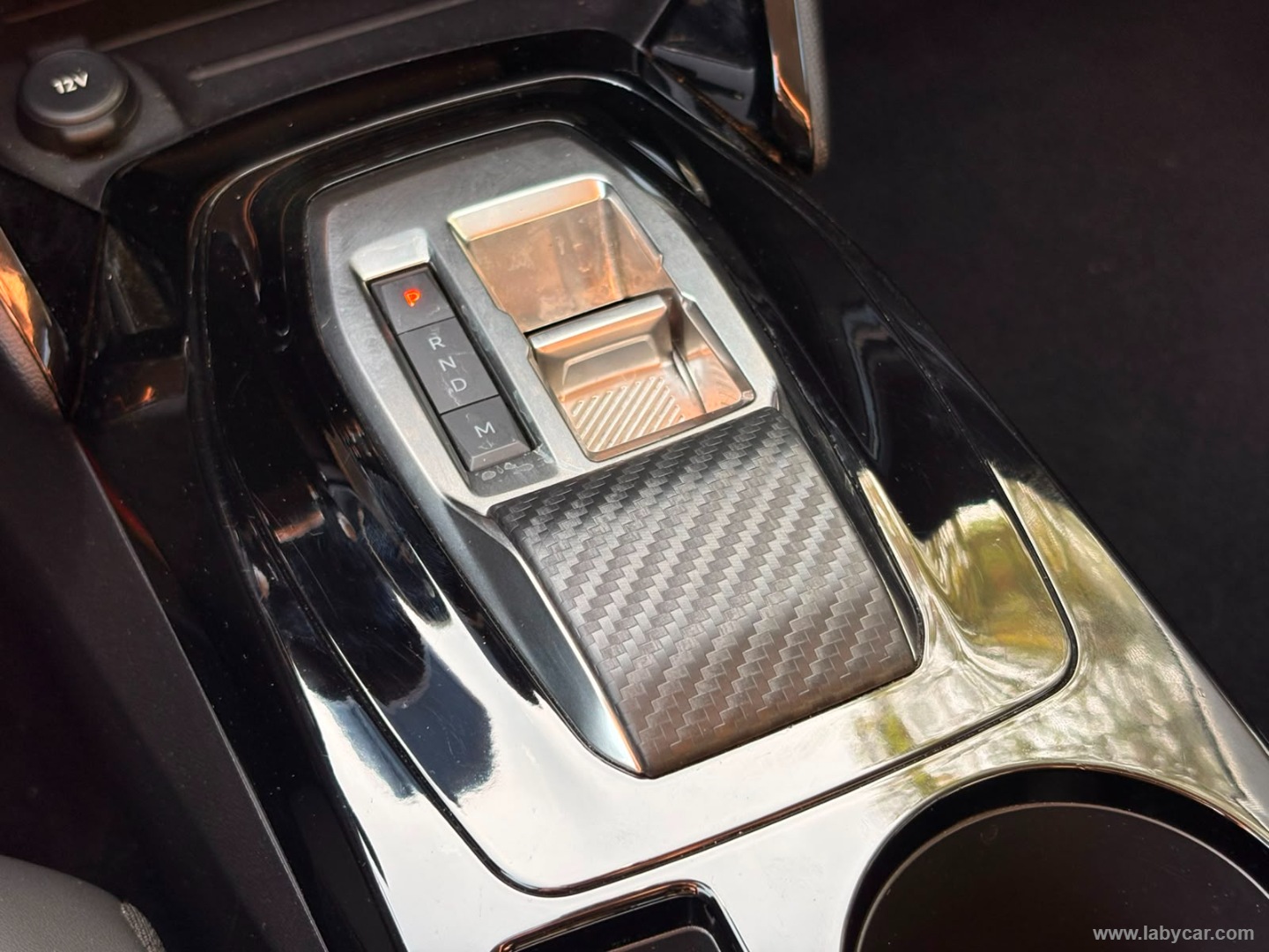 Peugeot 208 Hybrid 110 e-DCS6 Allure - Immagine 20