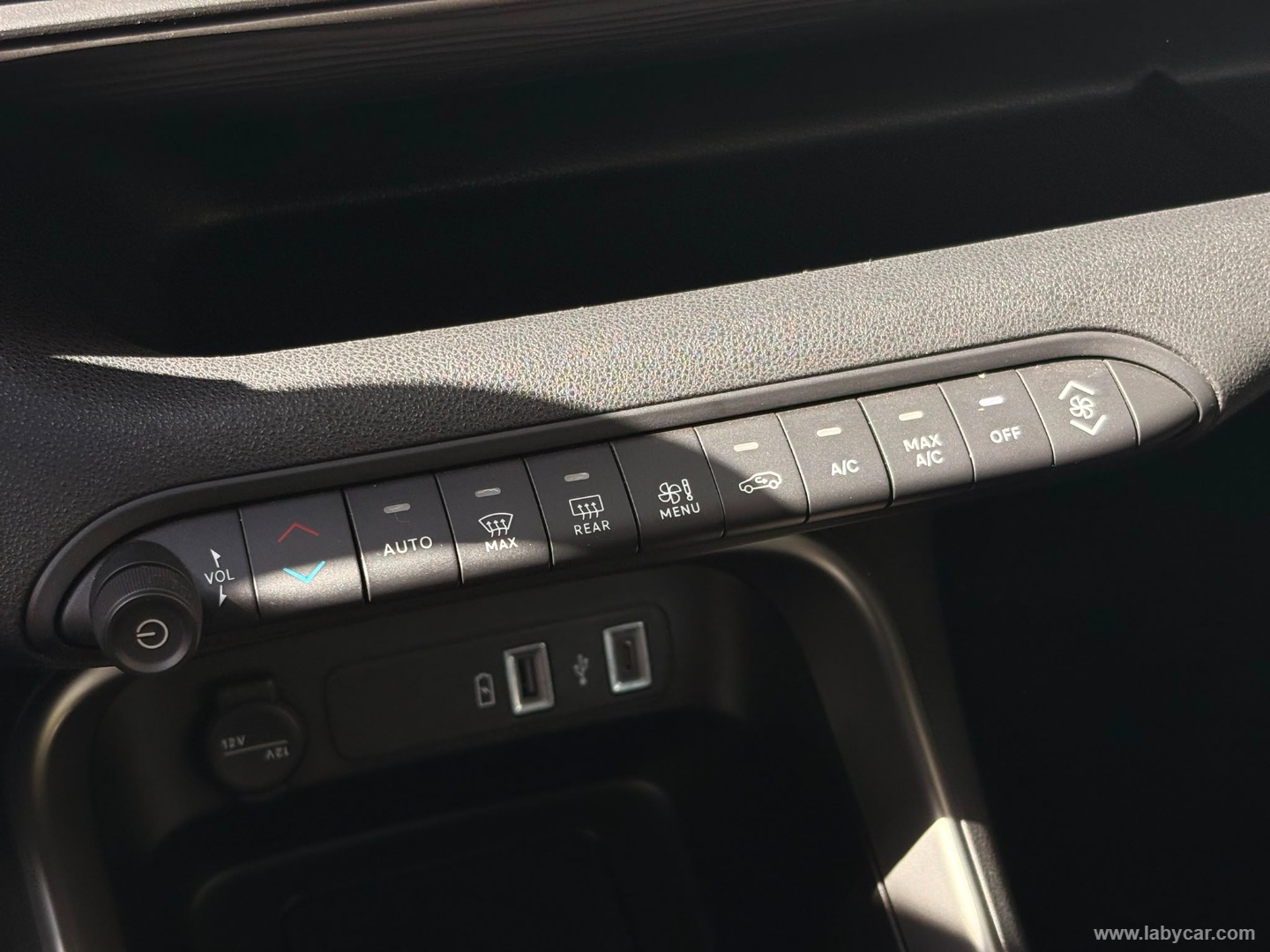 Jeep Avenger 1.2 Turbo Altitude - Immagine 20