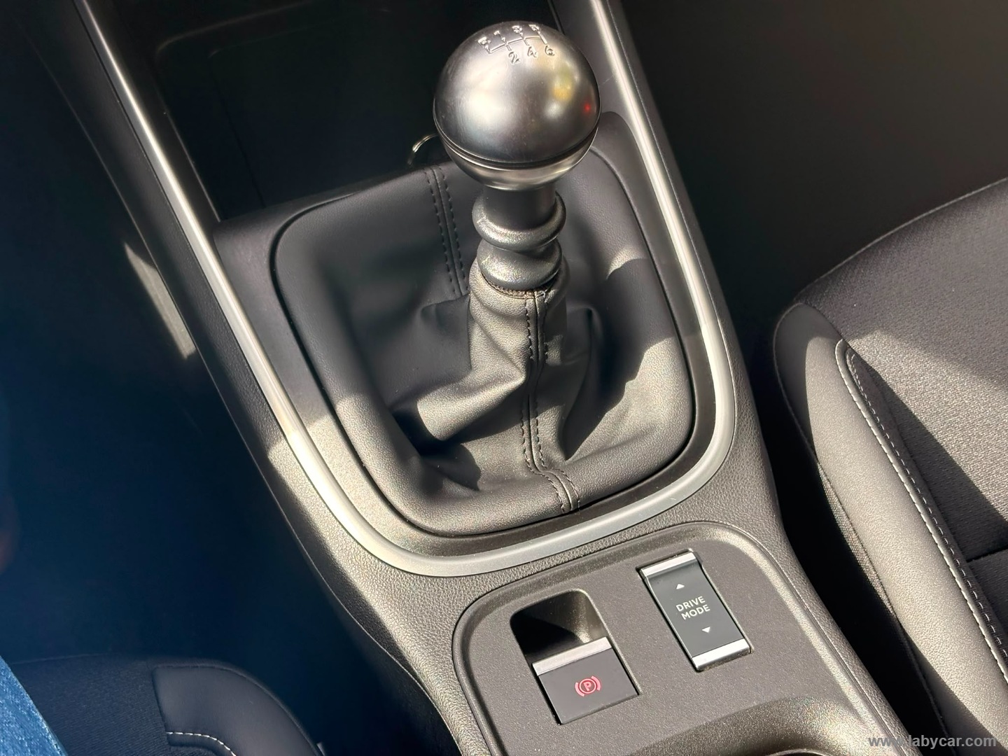 Jeep Avenger 1.2 Turbo Altitude - Immagine 20