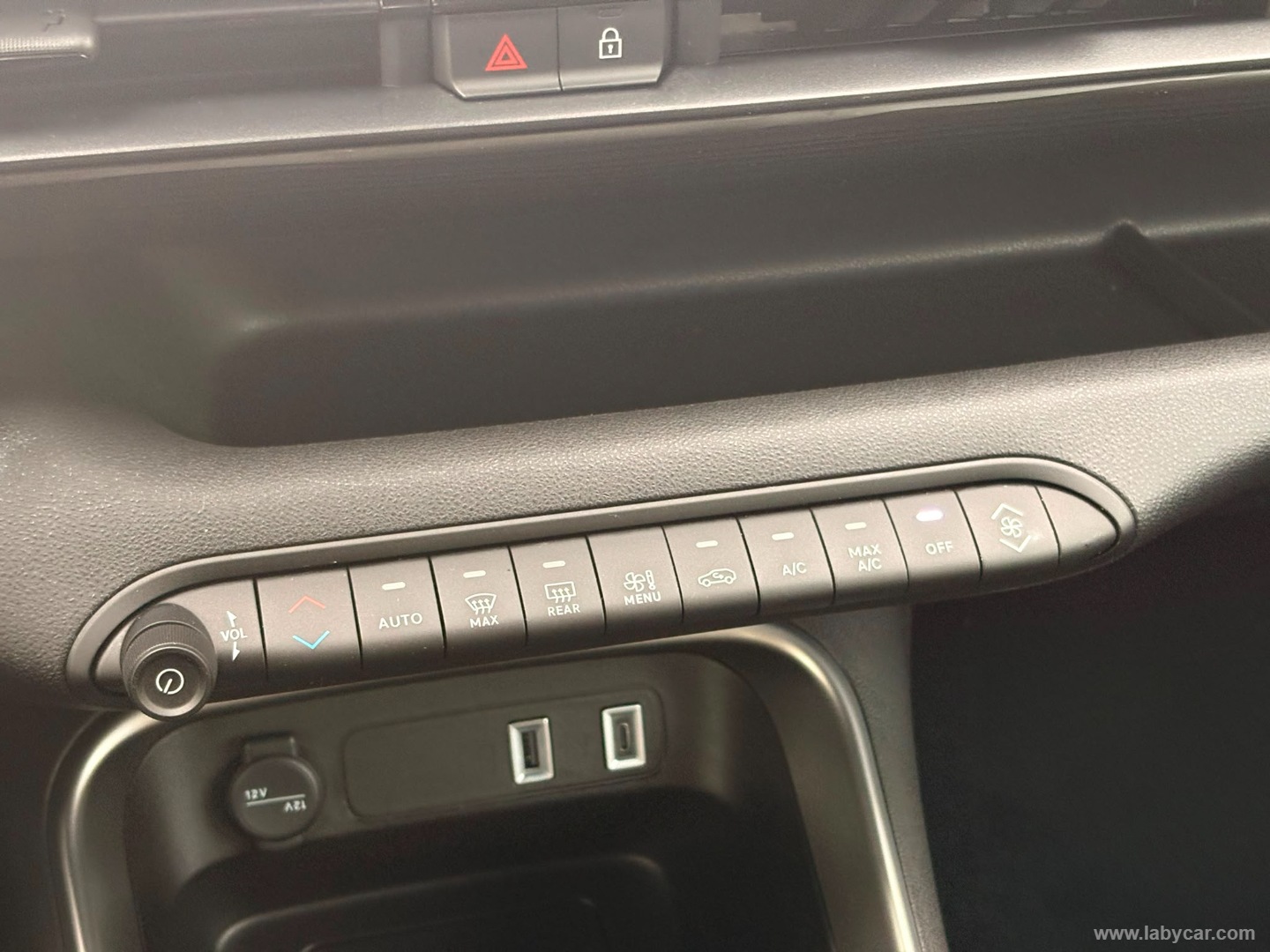 Jeep Avenger 1.2 Turbo Altitude - Immagine 20