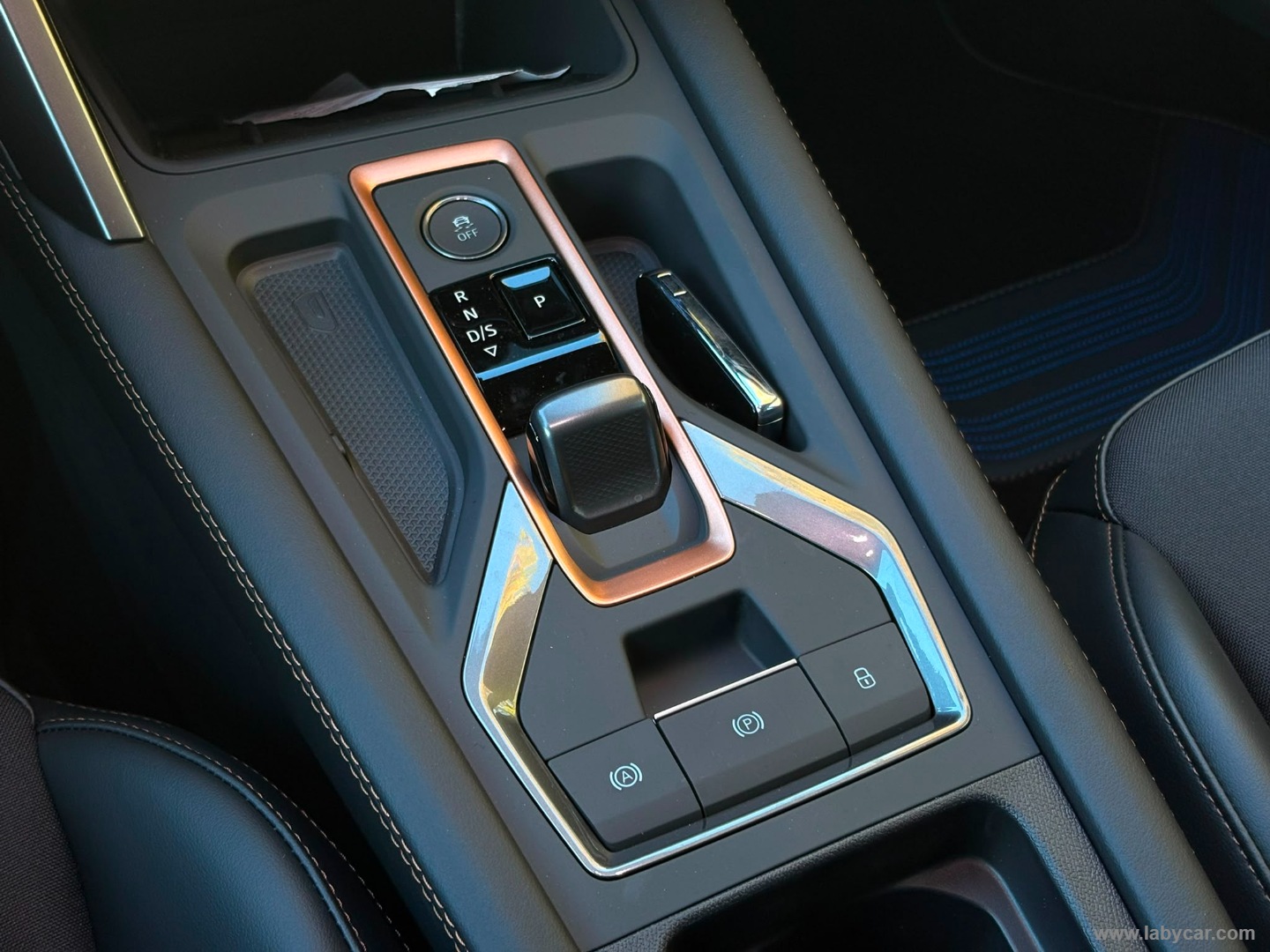 CUPRA Formentor 1.5 e-Hybrid DSG - Immagine 20