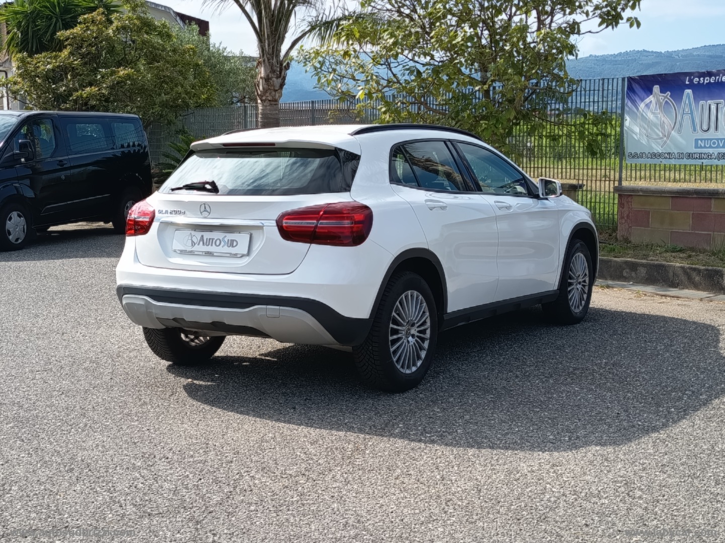 GLA 200 d Automatic Business - immagine 20