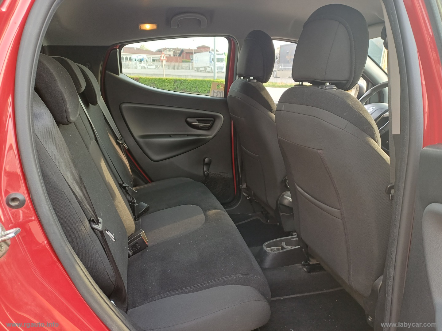 Ypsilon 0.9 T.Air 85 CV 5p. S&S Gold - immagine 20