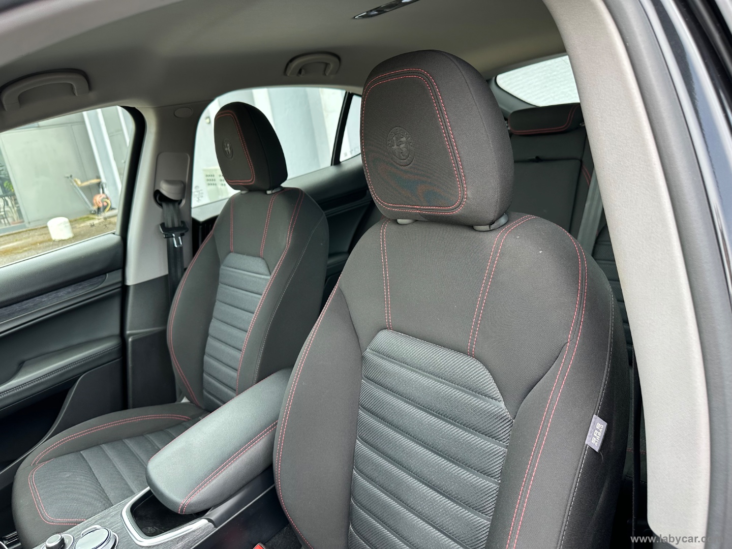 Stelvio 2.2 T.diesel 160CV AT8 RWD R.Ed. - immagine 20