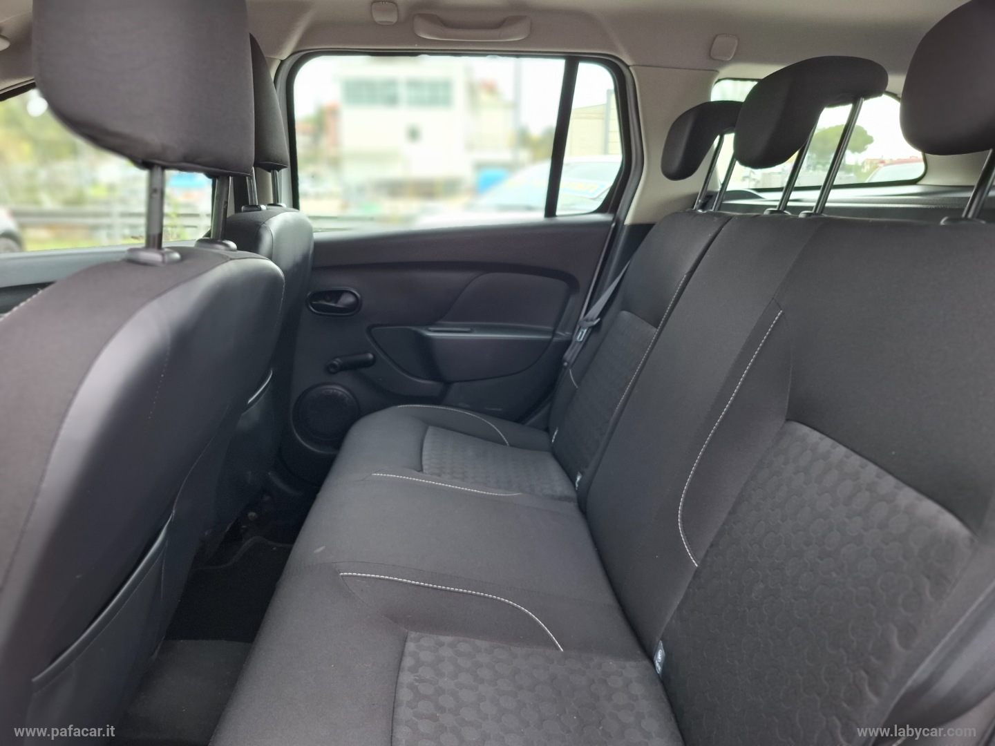 Logan MCV 1.5 dCi 8V 75 CV S&S Ambiance - immagine 20