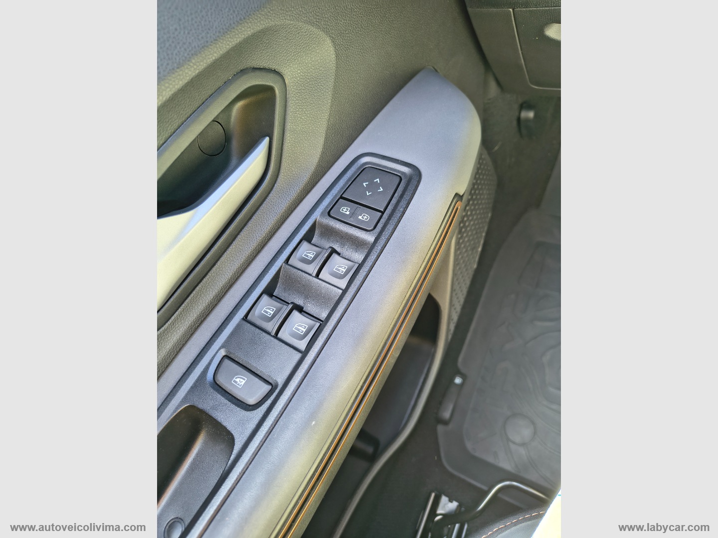 Sandero Stepway 1.0 TCe ECO-G Extreme - immagine 20