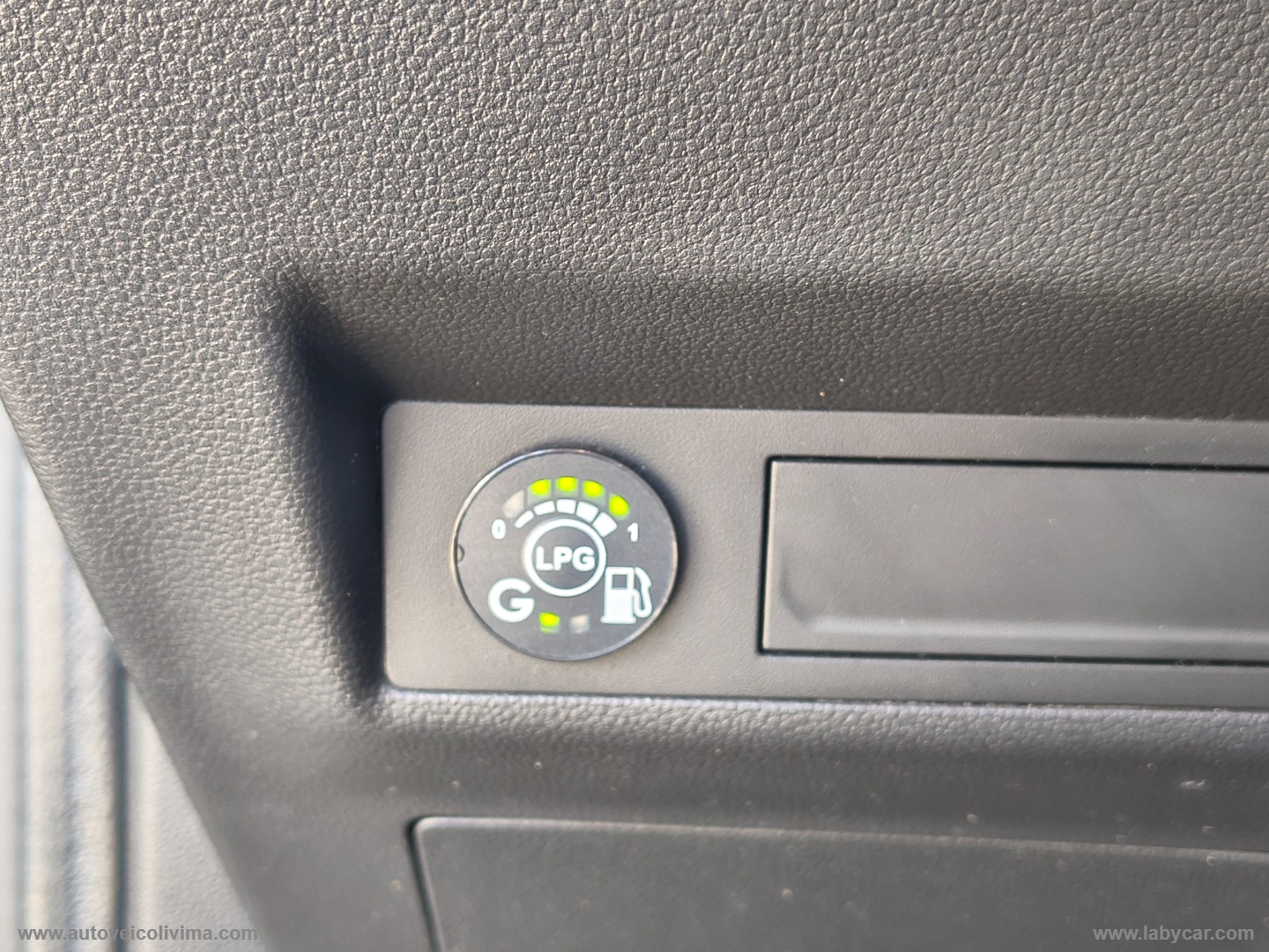 Captur TCe 100 CV GPL Techno TETTO APRIBILE - immagine 20