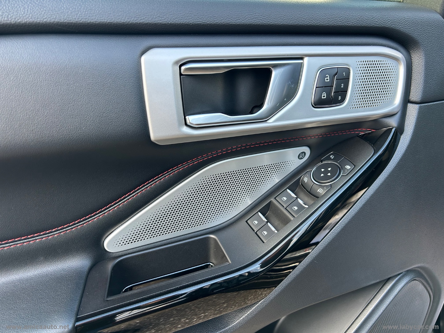 Explorer 3.0 PHEV 457 CV A10 AWD ST Line - immagine 20