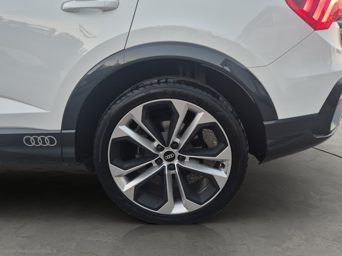 Q3 SPB 35 TDI S tronic Business Plus - immagine 20