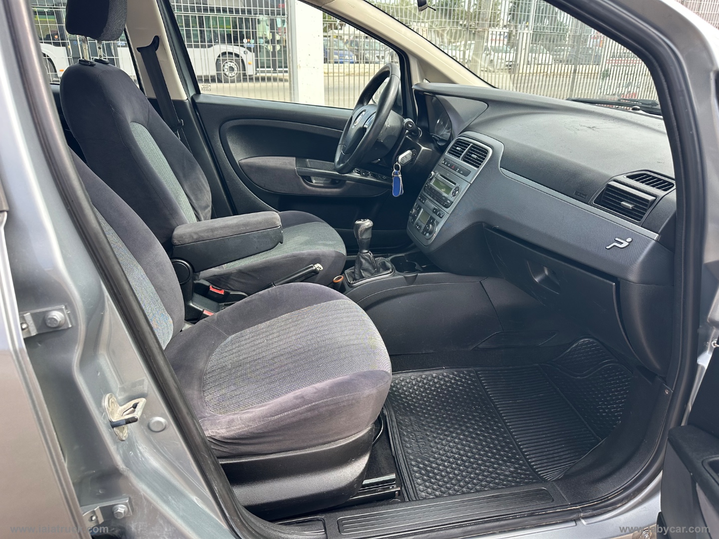 Grande Punto 1.3 MJT 90 CV 5p.CAMBIO SEQUENZIALE - immagine 20