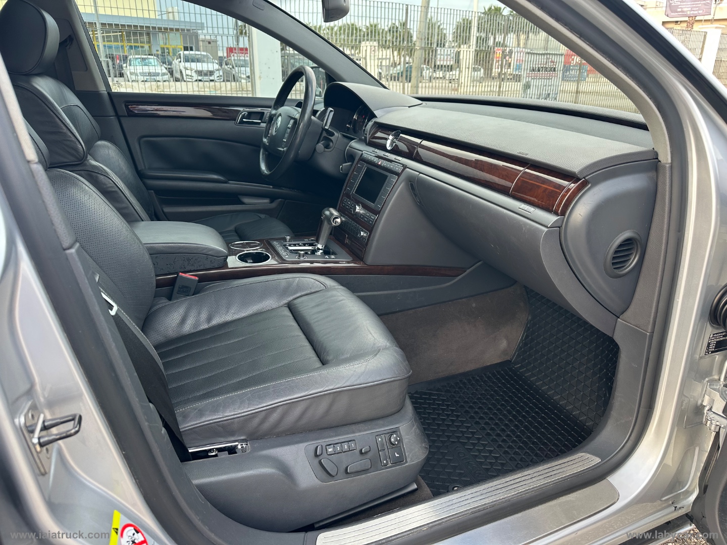 Phaeton 3.0 V6 TDI DPF 4mot. tip. AMMIRAGLIA - immagine 20