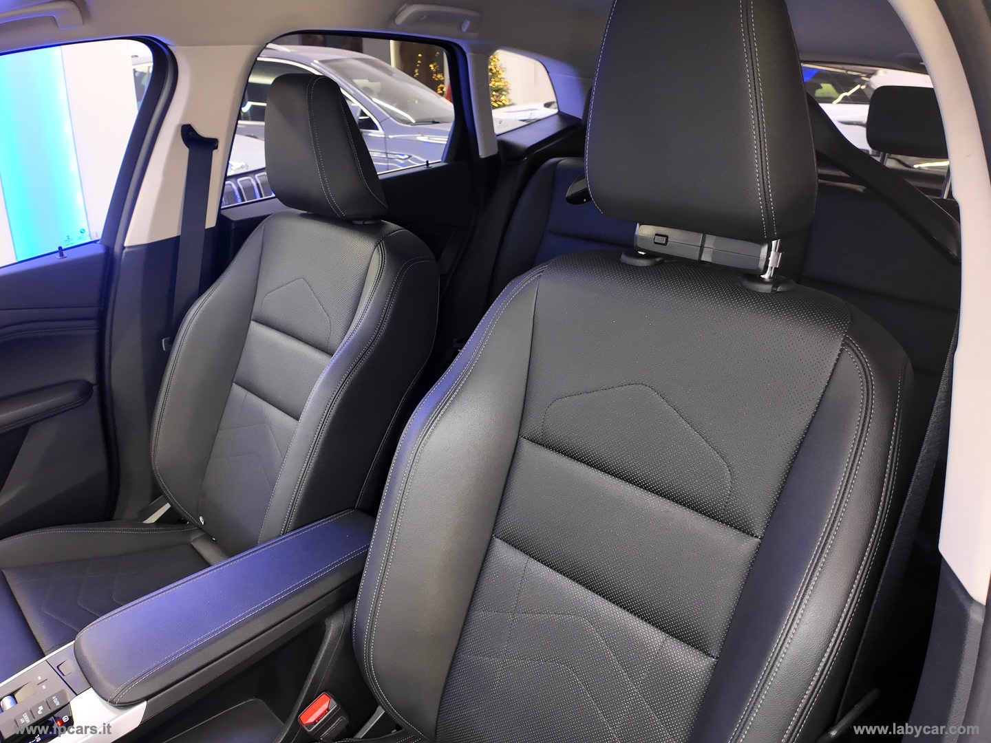 218d Active Tourer Luxury - immagine 20