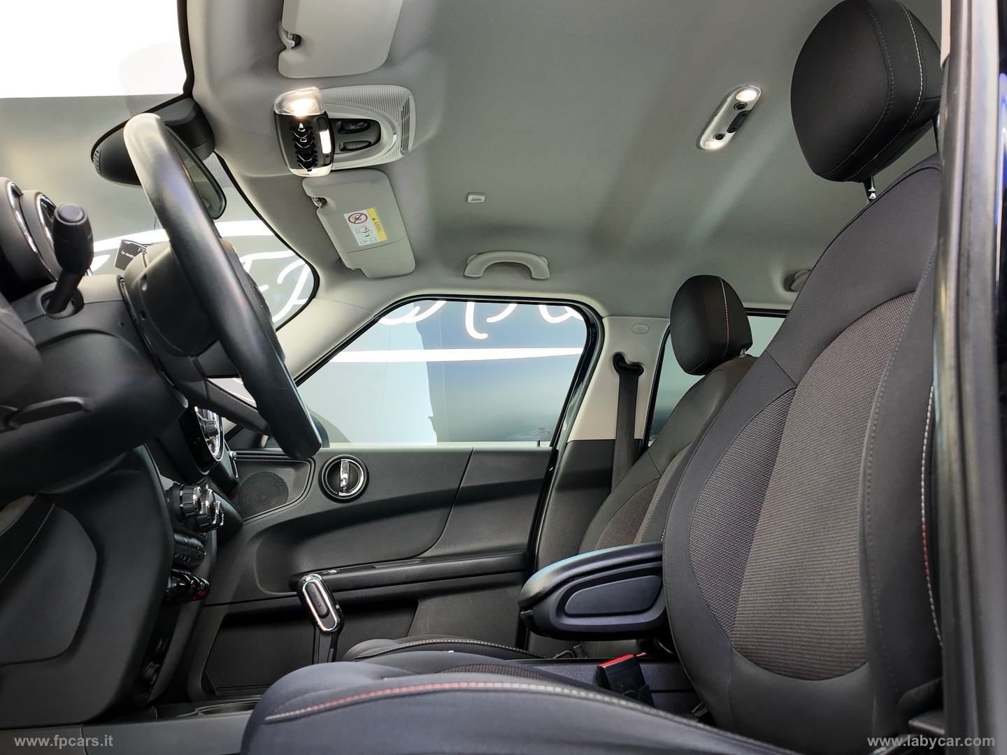 Mini Cooper D Business Countryman Aut. - immagine 20