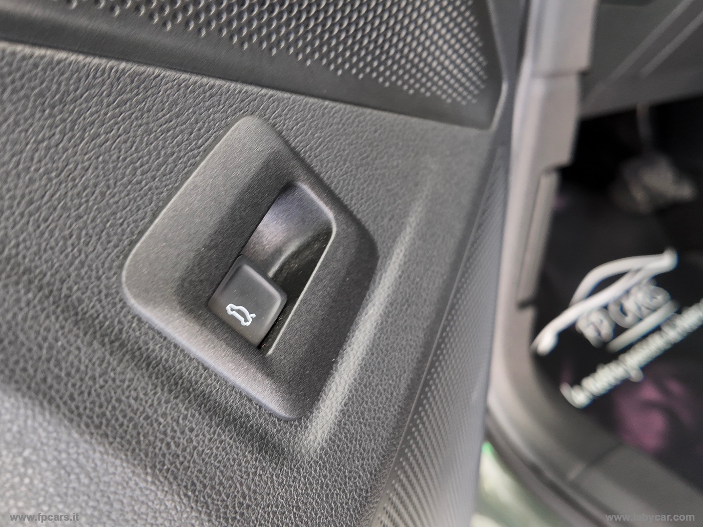 Tiguan 2.0 TDI 150 CV DSG Elegance - immagine 20