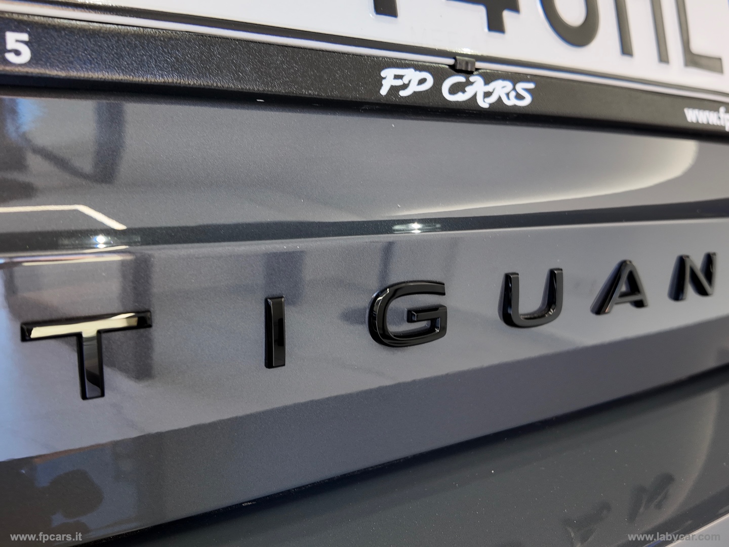 Tiguan 2.0 TDI 150 CV DSG R-Line Plus TETTO APRI. - immagine 20