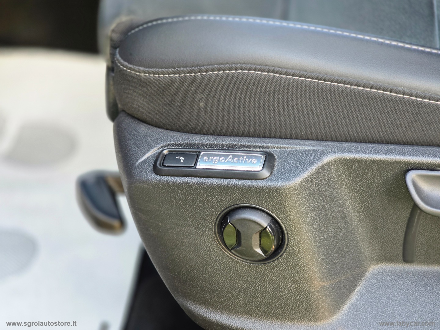 T-Roc 2.0 TDI SCR Style - immagine 20