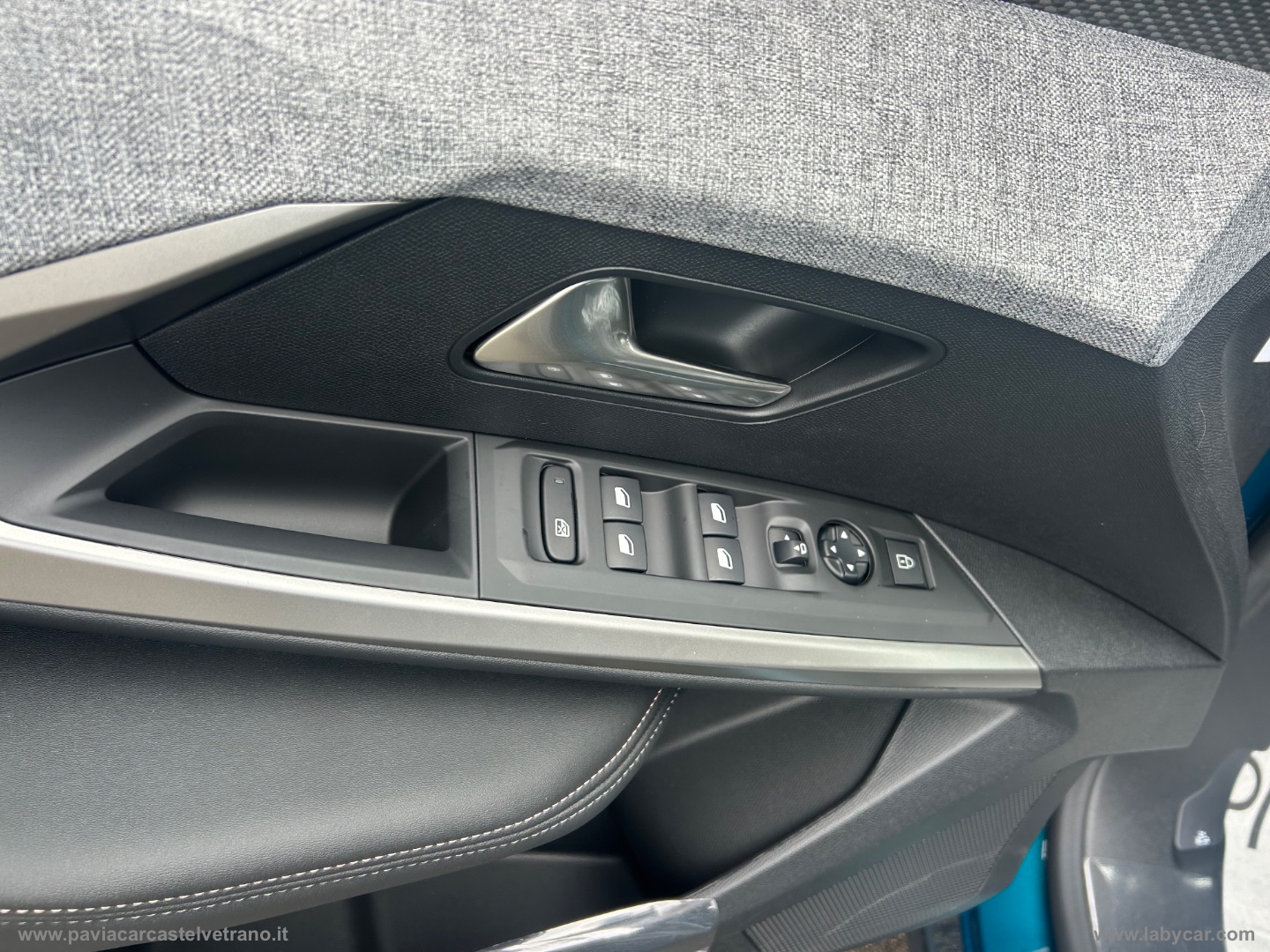 3008 Hybrid 145 e-DCS6 Allure KM/0 - immagine 20